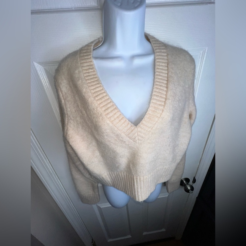NWT Boden Women’s Medium Fluffy Mohair Wool Cropped Cream VNeck Jumper Sweater M - Picture 12 of 16
